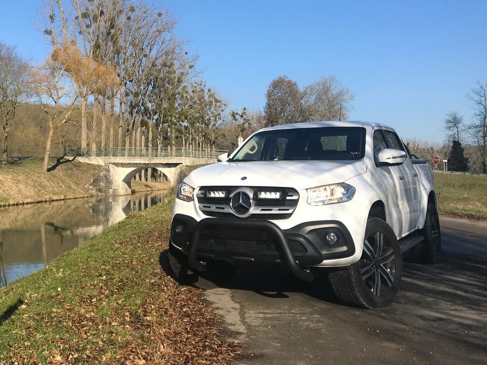 Mercedes-Benz X-Class (2017+) paigalduskomplekt koos tuledega