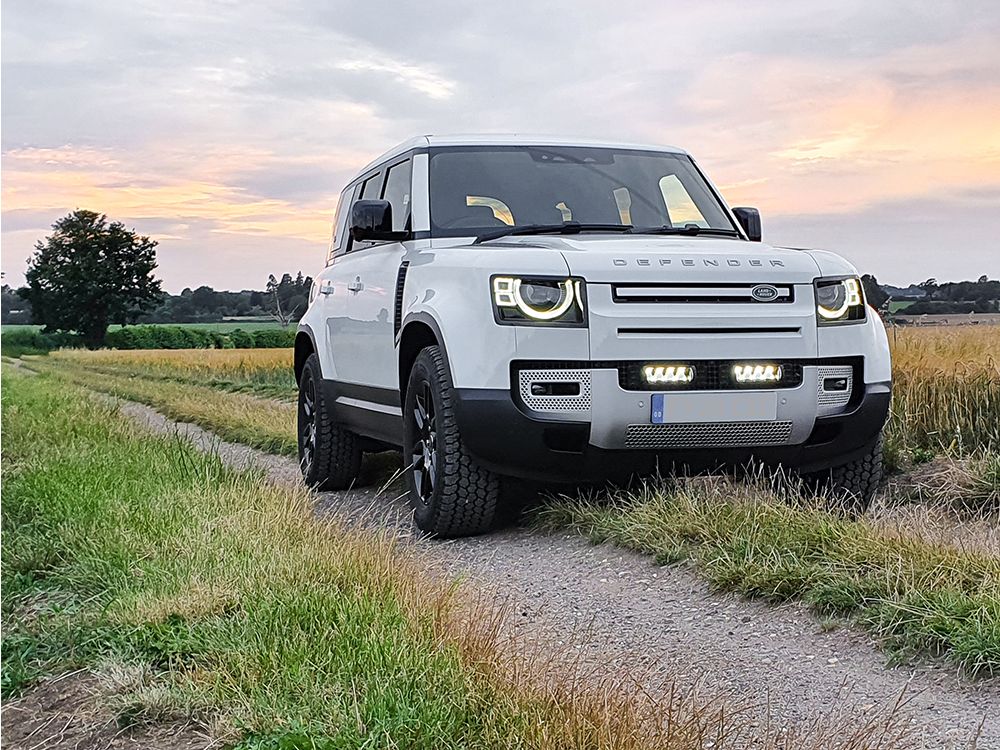 Land Rover Defender (2020+) paigalduskomplekt koos tuledega